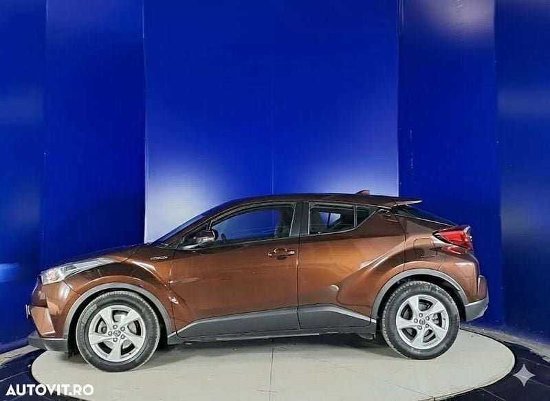 Second-hand Toyota C-HR 122 CP (89 kW) 2018 Culoaremaro SUV