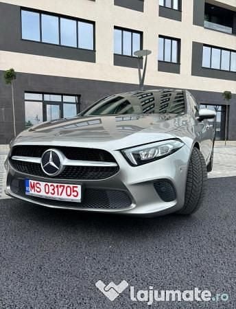 Utilizat 2019 Mercedes A180 Sport Edition Berlinǎ | 22.600 EUR - Imagine 1/4
