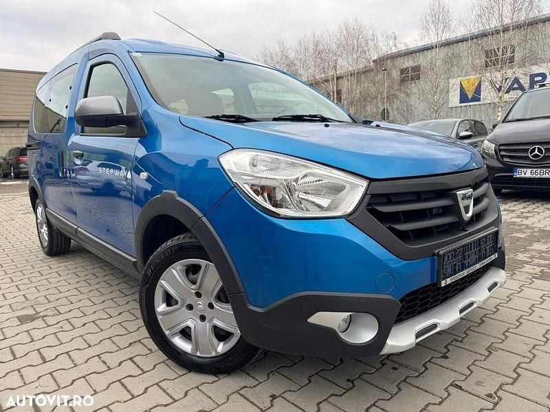 Second-hand Dacia Dokker Celebration 90 CP (66 kW) 2015 Culoarealbastru Monovolum