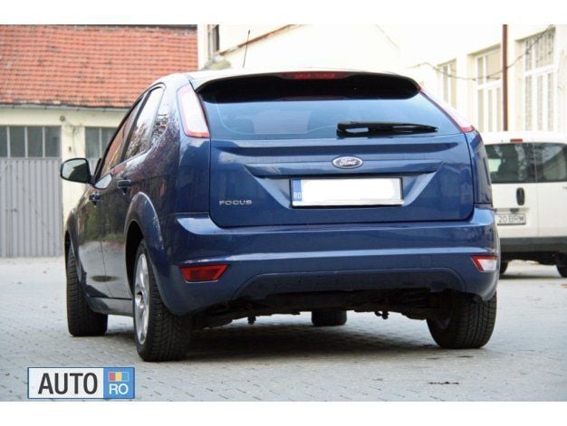 Second-hand Ford Focus 101 CP (74 kW) 2008 Albastru marin Hatchback