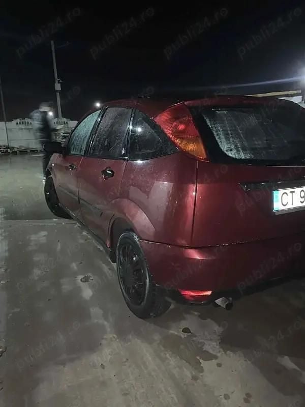Utilizat 1999 Ford Focus Berlinǎ | 550 EUR (Super Preț) - Imagine 1/3