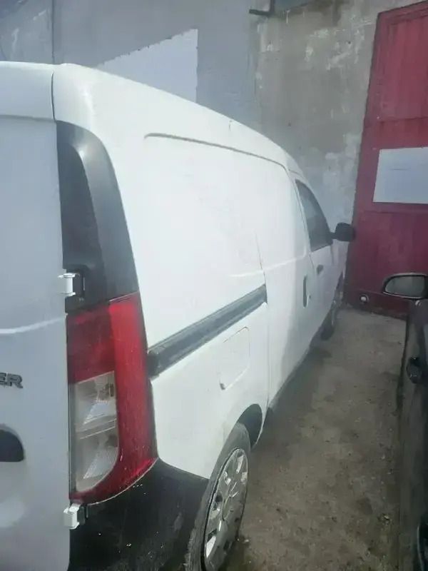 Utilizat 2017 Dacia Dokker Van | 4.200 EUR - Imagine 1/4