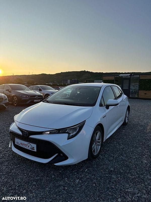 Alb Utilizat 2019 Toyota Corolla | 15.190 EUR (Super Preț) - Imagine 1/4