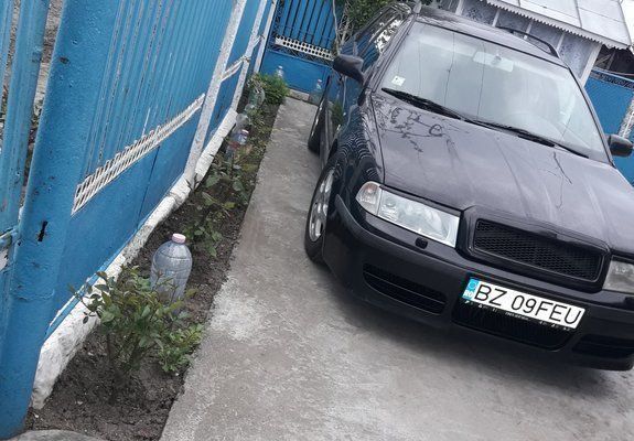 Negru Utilizat 2003 Skoda Octavia Break | 1.990 EUR (Scump) - Imagine 1/4