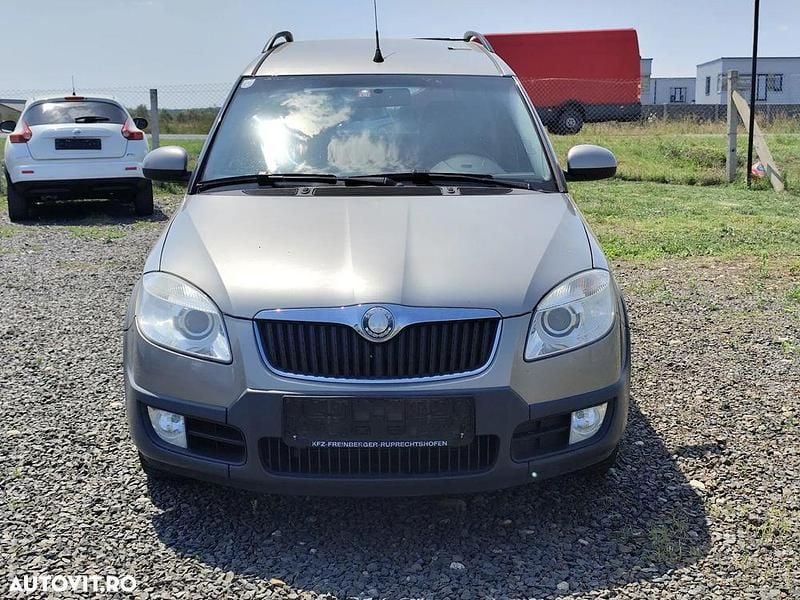 Culoaregalbeuriu Utilizat 2008 Skoda Roomster Comfort Monovolum | 2.600 EUR - Imagine 1/4