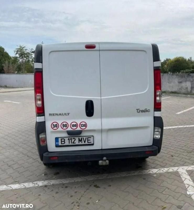 Second-hand Renault Trafic 115 CP (84 kW) 2014 Culoarealb Monovolum