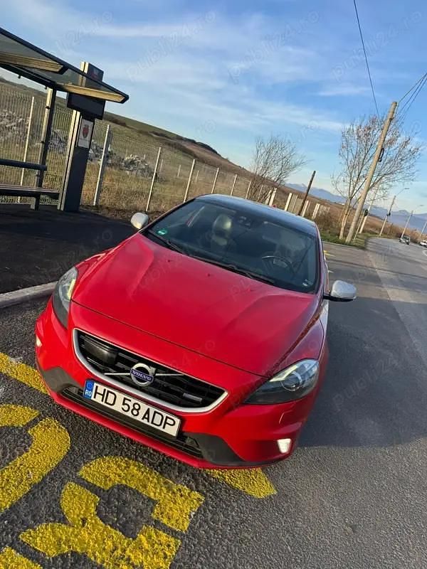 Utilizat 2015 Volvo V40 | 7.500 EUR (Preț OK) - Imagine 1/4