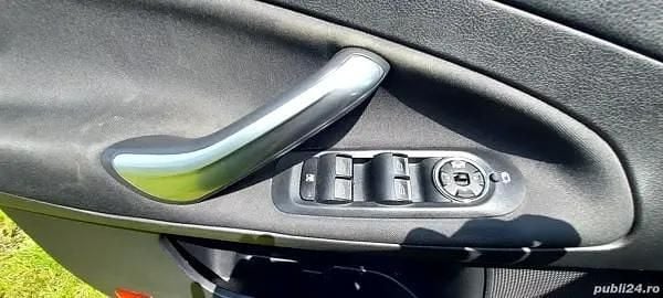 Second-hand Ford Mondeo Business Edition 118 CP (86 kW) 2012 Culoarenegru Hatchback