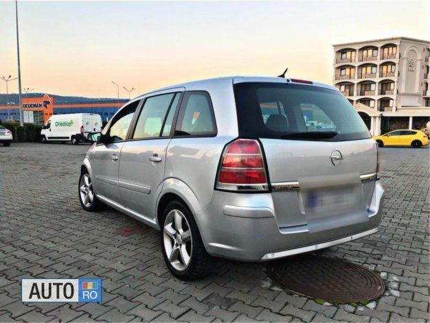 Second-hand Opel Zafira 150 CP (110 kW) 2006 Gri Monovolum