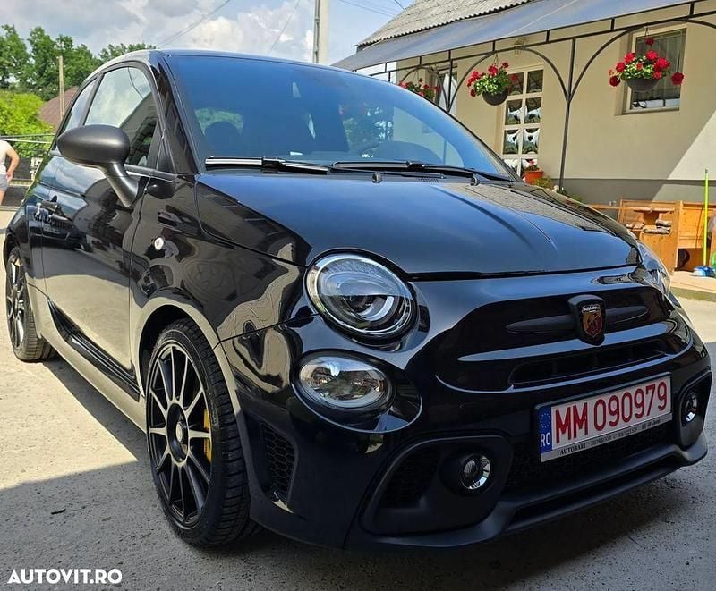 Negru Utilizat 2024 Abarth 695 Hatchback | 34.000 EUR - Imagine 1/4