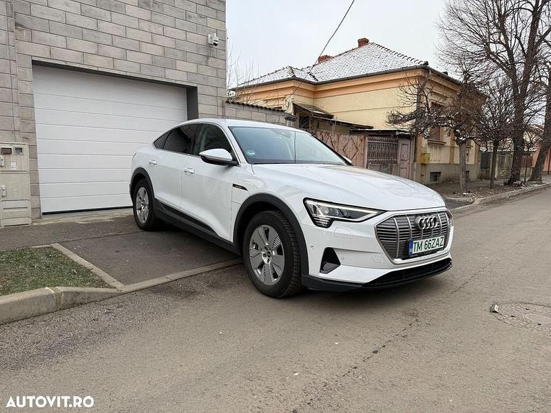 Second-hand Audi e-tron Comfort 230 kW (313 CP) 2021 Culoarealb SUV