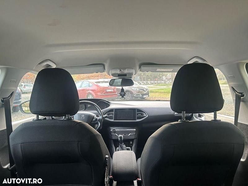 Second-hand Peugeot 308 Access 110 CP (80 kW) 2015 Culoareargint Hatchback