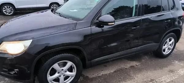 Second-hand VW Tiguan 140 CP (102 kW) 2010 Negru SUV