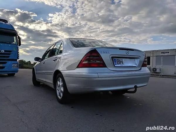 Second-hand Mercedes C220 Elegance 143 CP (105 kW) 2001 Berlinǎ