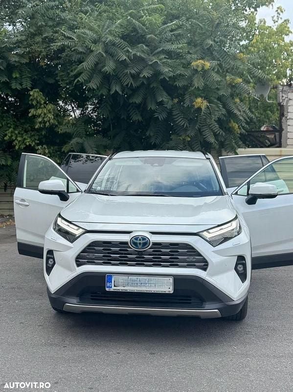 Culoarealb Utilizat 2024 Toyota RAV4 Hybrid SUV | 42.500 EUR (Puțin scump) - Imagine 1/4