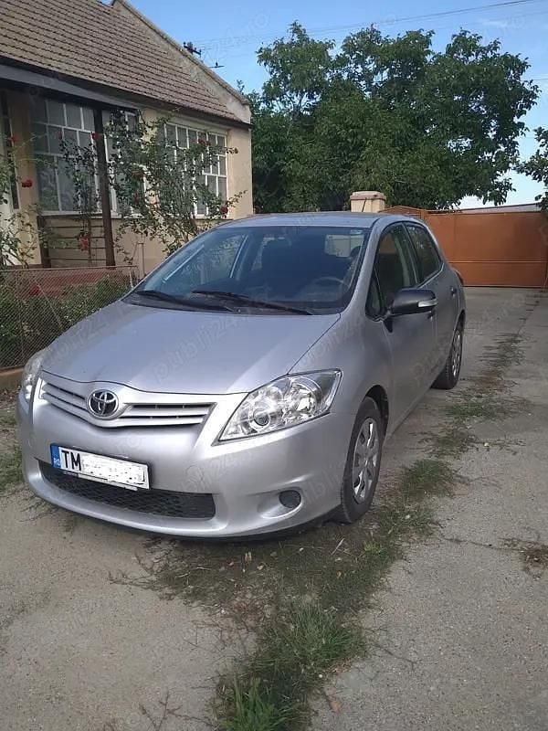 Argintiu Utilizat 2010 Toyota Auris Hatchback | 5.400 EUR (Scump) - Imagine 1/4