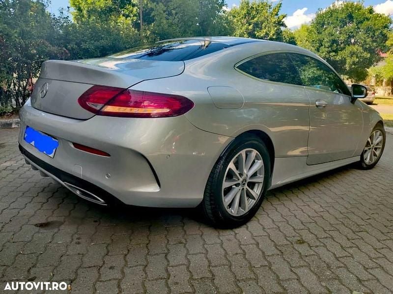 Argint Utilizat 2017 Mercedes C220 AMG line Coupe | 17.990 EUR (Preț bun) - Imagine 1/4