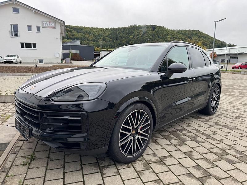 Negru Utilizat 2024 Porsche Cayenne S SUV | 106.256 EUR - Imagine 1/1