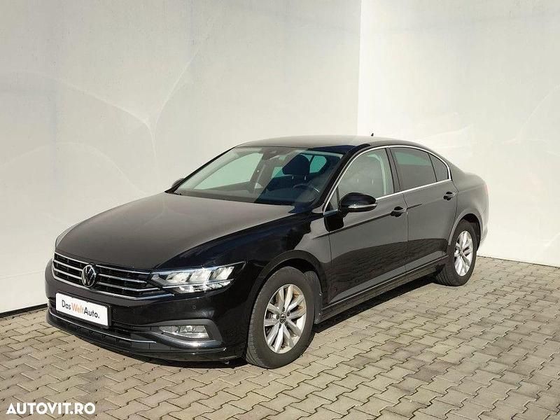 Negru metalic perleffect Utilizat 2021 VW Passat Comfortline Berlinǎ | 18.999 EUR (Preț OK) - Imagine 1/4
