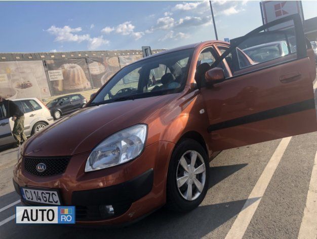 Second-hand Kia Rio 110 CP (80 kW) 2006 Portocaliu Berlinǎ