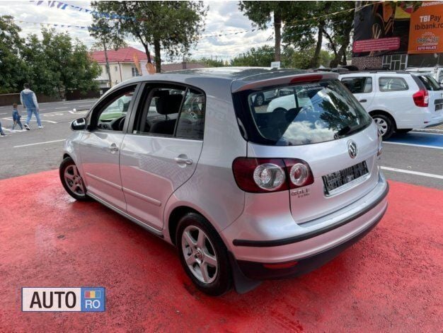 Second-hand VW Golf Plus 140 CP (102 kW) 2005 Argintiu Monovolum