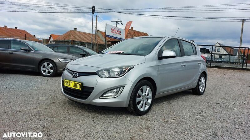 Argint Utilizat 2013 Hyundai i20 Edition | 4.550 EUR (Preț OK) - Imagine 1/4