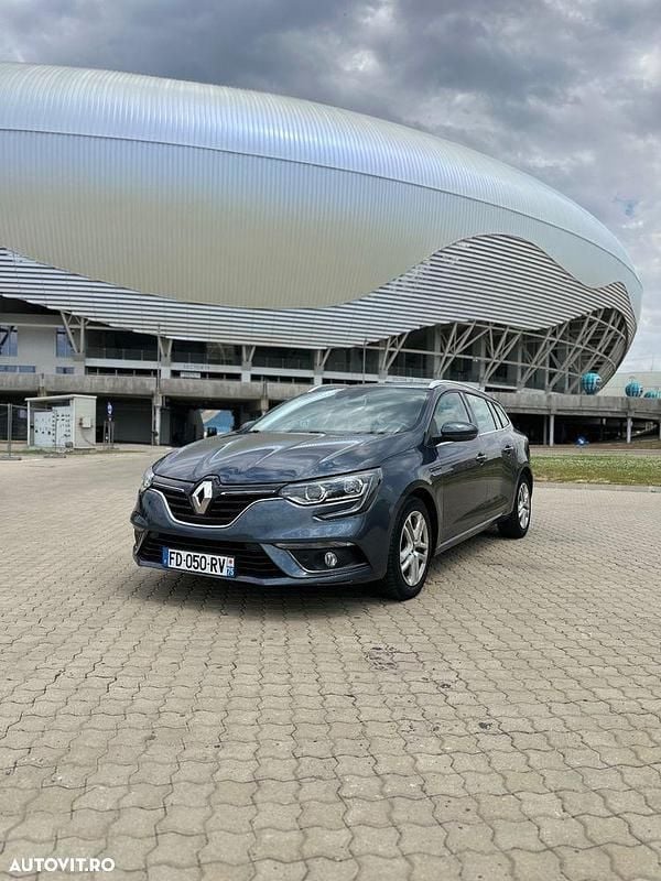 Gri Utilizat 2019 Renault Mégane GrandTour Break | 8.499 EUR (Preț bun) - Imagine 1/4