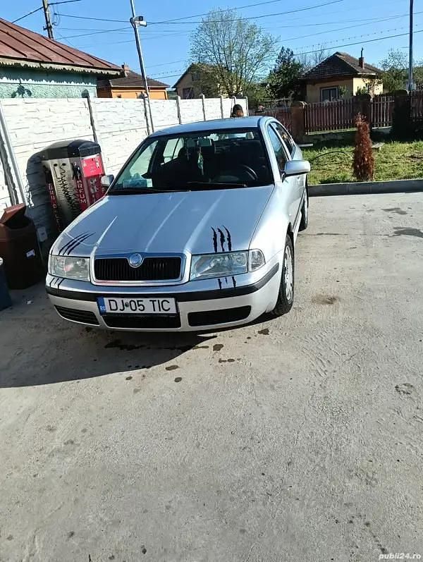 Utilizat 2006 Skoda Octavia Tour Berlinǎ | 1.300 EUR (Super Preț) - Imagine 1/4
