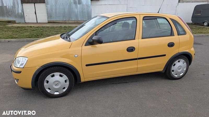 Second-hand Opel Corsa Enjoy 80 CP (58 kW) 2006 Culoaregalbeuriu Hatchback