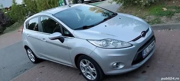 Argintiu Utilizat 2012 Ford Fiesta Titanium Hatchback | 4.000 EUR (Preț OK) - Imagine 1/4