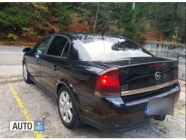 Second-hand Opel Vectra 125 CP (91 kW) 2002 Negru Berlinǎ