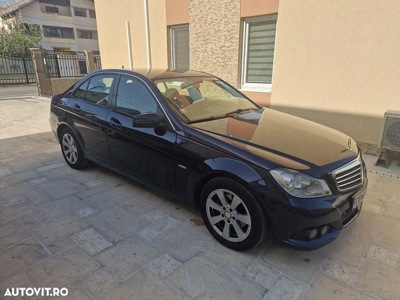 Culoarealbastru Utilizat 2011 Mercedes C200 Berlinǎ | 9.500 EUR (Preț OK) - Imagine 1/4