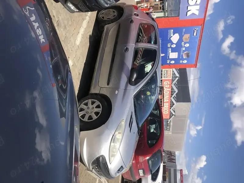 Utilizat 2010 Peugeot 206 Hatchback | 9.500 EUR - Imagine 1/4