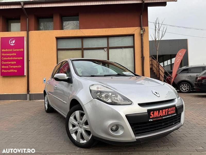 Culoareargint Utilizat 2012 Renault Clio IV | 3.750 EUR (Preț OK) - Imagine 1/4