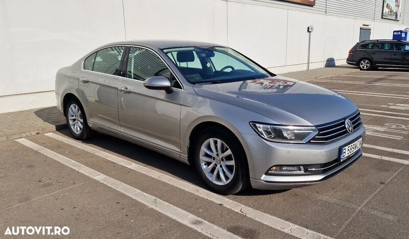 Gri Utilizat 2015 VW Passat Berlinǎ | 11.800 EUR (Preț bun) - Imagine 1/4