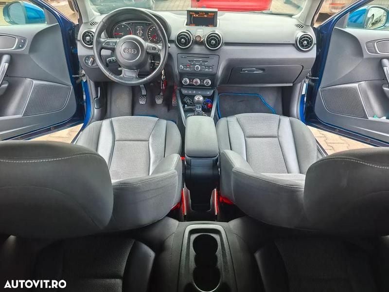 Second-hand Audi A1 105 CP (77 kW) 2011 Culoarealbastru Hatchback