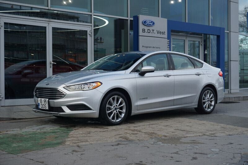 Gri Utilizat 2017 Ford Fusion Berlinǎ | 13.950 EUR - Imagine 1/4