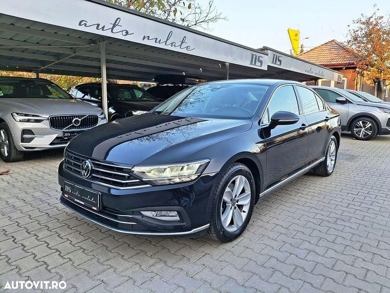 Culoarenegru Utilizat 2021 VW Passat Highline Berlinǎ | 19.280 EUR (Preț bun) - Imagine 1/4