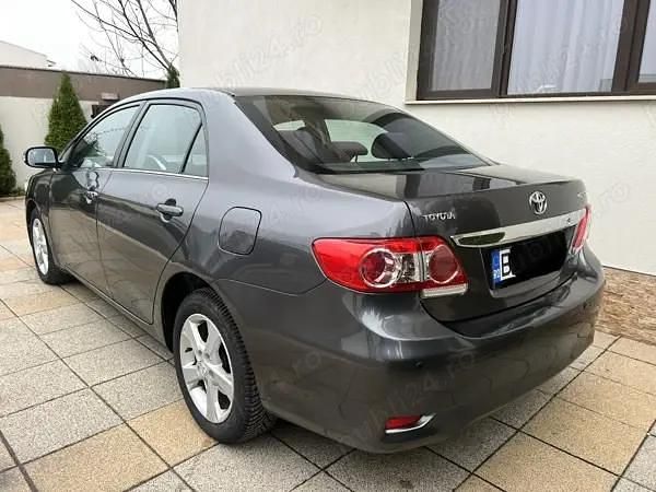 Second-hand Toyota Corolla 130 CP (95 kW) 2011 Gri Berlinǎ