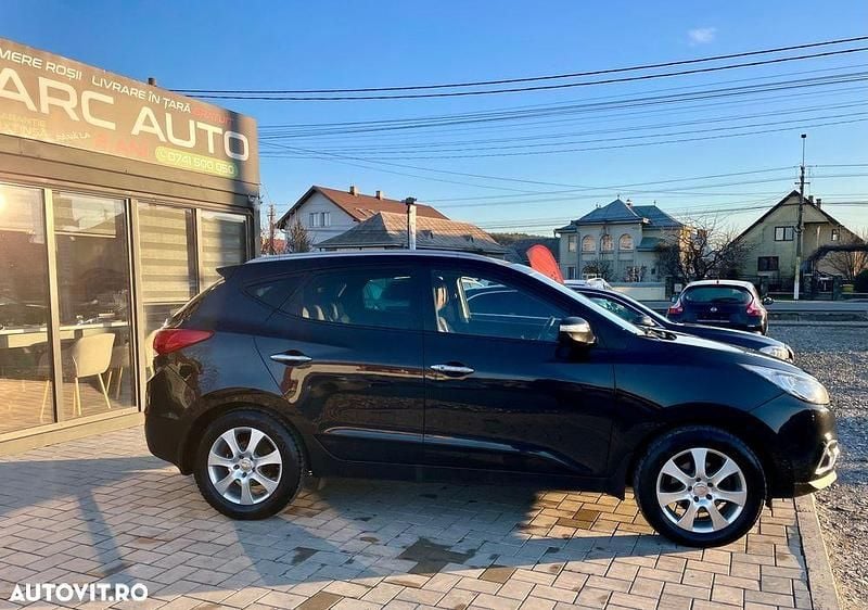 Second-hand Hyundai ix35 184 CP (135 kW) 2010 Culoarenegru SUV