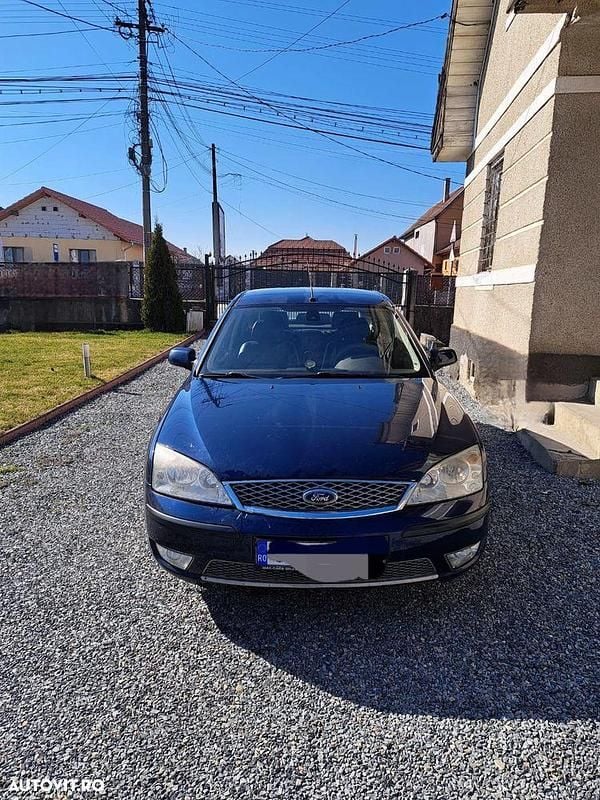 Second-hand Ford Mondeo Ghia 130 CP (95 kW) 2006 Culoarealbastru Berlinǎ