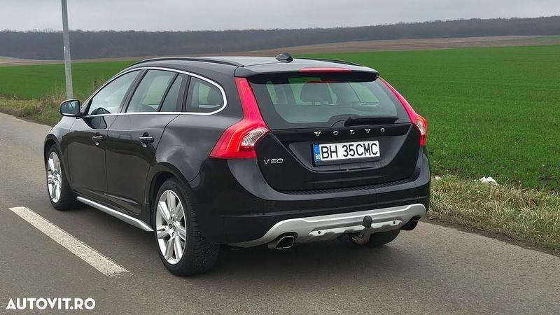Second-hand Volvo V60 203 CP (149 kW) 2011 Culoarenegru Break