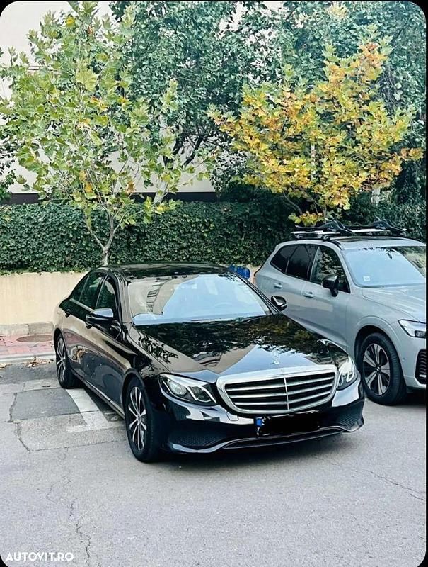 Culoarenegru Utilizat 2019 Mercedes E200 Avantgarde Berlinǎ | 17.500 EUR (Super Preț) - Imagine 1/3