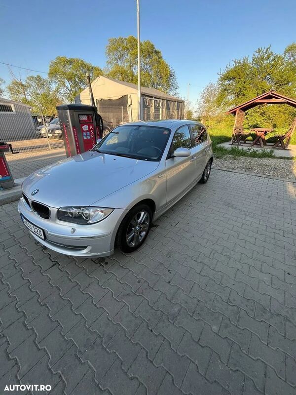 Gri Utilizat 2009 BMW 118 Hatchback | 5.000 EUR (Preț OK) - Imagine 1/4