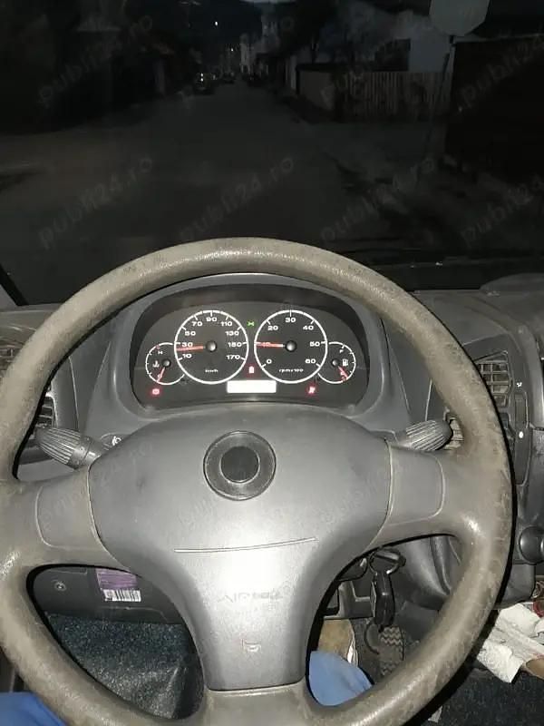 Utilizat 2005 Peugeot Boxer Van | 1.500 EUR - Imagine 1/4