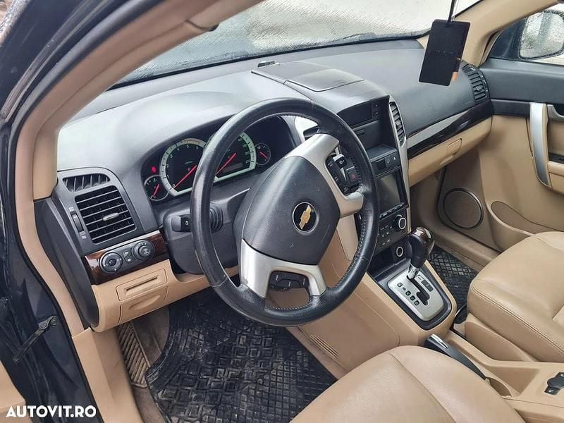 Second-hand Chevrolet Captiva LT 150 CP (110 kW) 2009 Culoarealbastru SUV