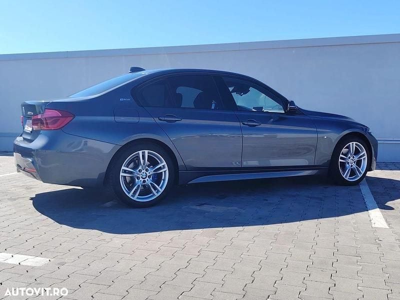 Second-hand BMW 330e iPerformance 251 CP (184 kW) 2016 Culoaregri Berlinǎ