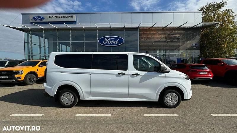 Nouă Ford Transit Custom 136 CP (100 kW) 2025 Culoarealb Monovolum