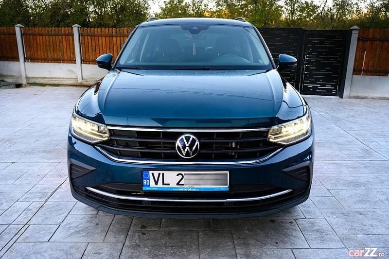 Culoarealbastru Utilizat 2023 VW Tiguan Life SUV | 22.700 EUR (Super Preț) - Imagine 1/4