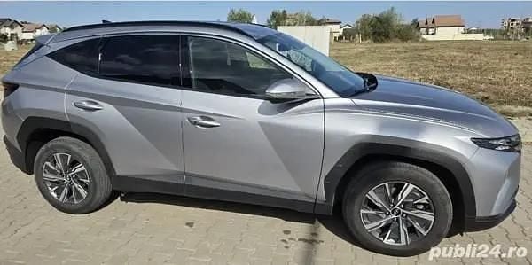Gri Utilizat 2022 Hyundai Tucson SUV | 24.500 EUR (Preț bun) - Imagine 1/4